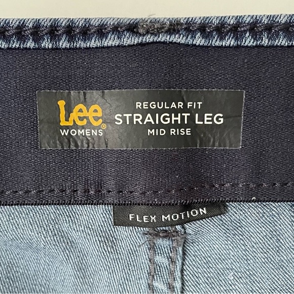 Lee Women’s Flex Motion Blue Jeans Regular Fit Straight Leg Mid-Rise 18W Petite - Picture 9 of 14
